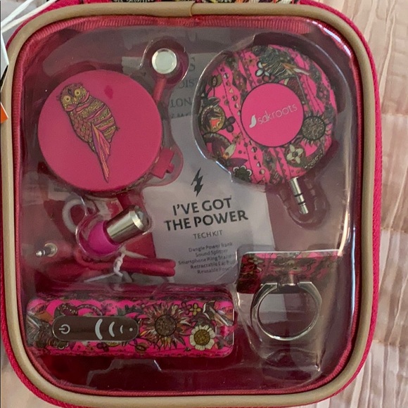 NWT! SAKROOTS TECH KIT FUCHSIA - Picture 2 of 8